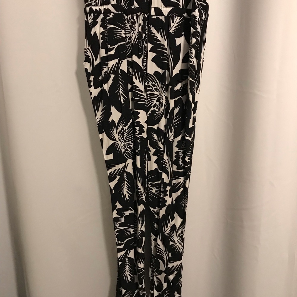 GAP tropical jumpsuit in Navy/Off white. Medium